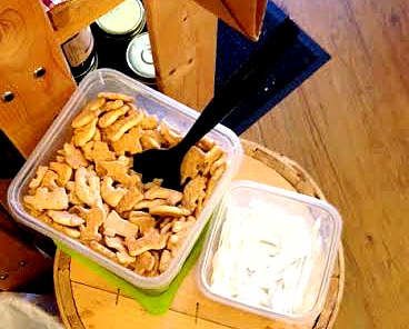 They had animal crackers throughout the store to try their products! I must have eaten a least two dozen